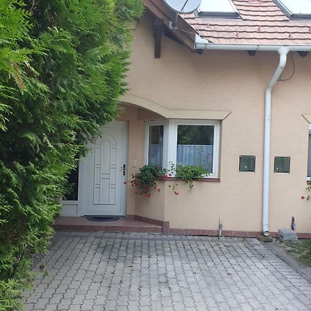 Revesz Apartment Mosonmagyaróvár Exterior foto